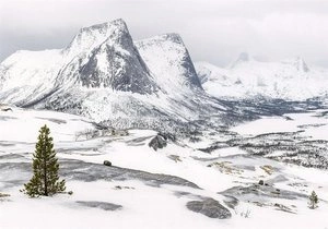 Fototapeta ścienna White Enchanted Mountains IANGX8-024